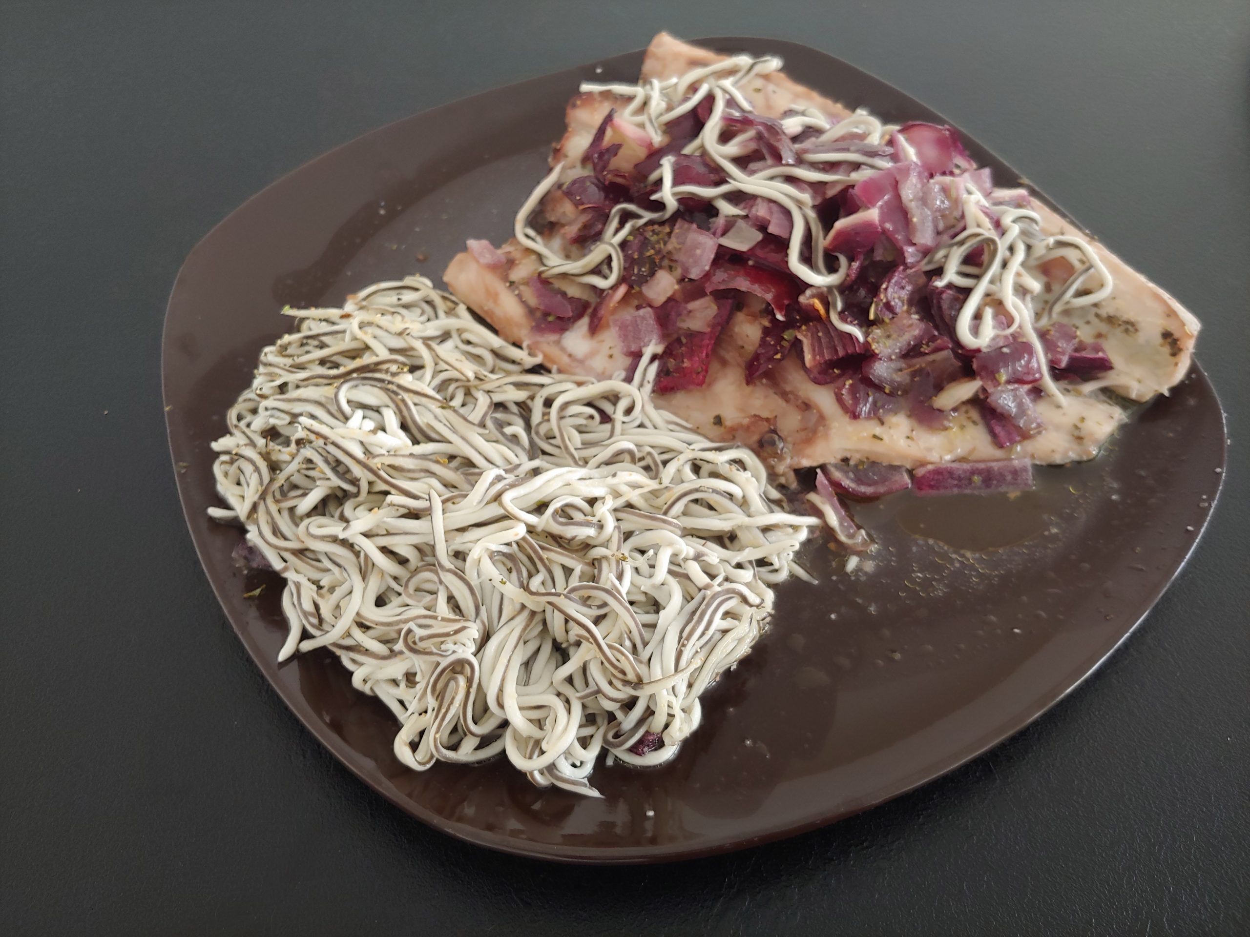 LUBINA AL HORNO CON GULAS